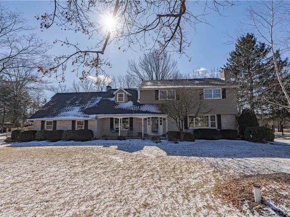 887 Yorkshire Rd, Bethlehem, PA 18017