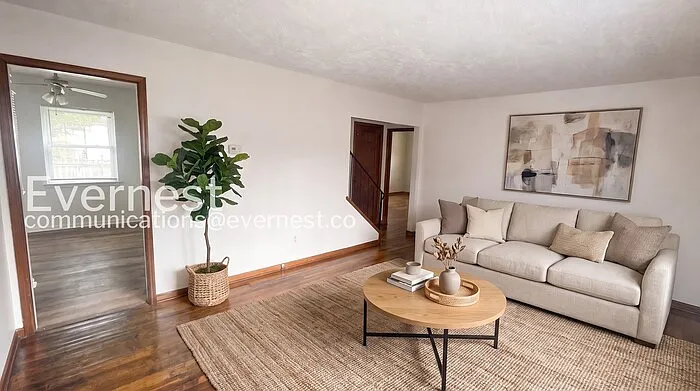 3 bed, 1.0 bath, 1105 sqft, $1,450 — Photo 2