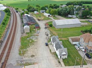 102 N Main St, Reeseville, WI 53579