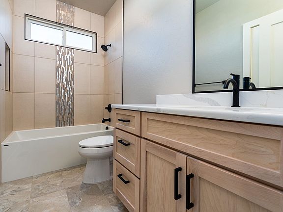 5th image of 2280 Holy Cross Ct