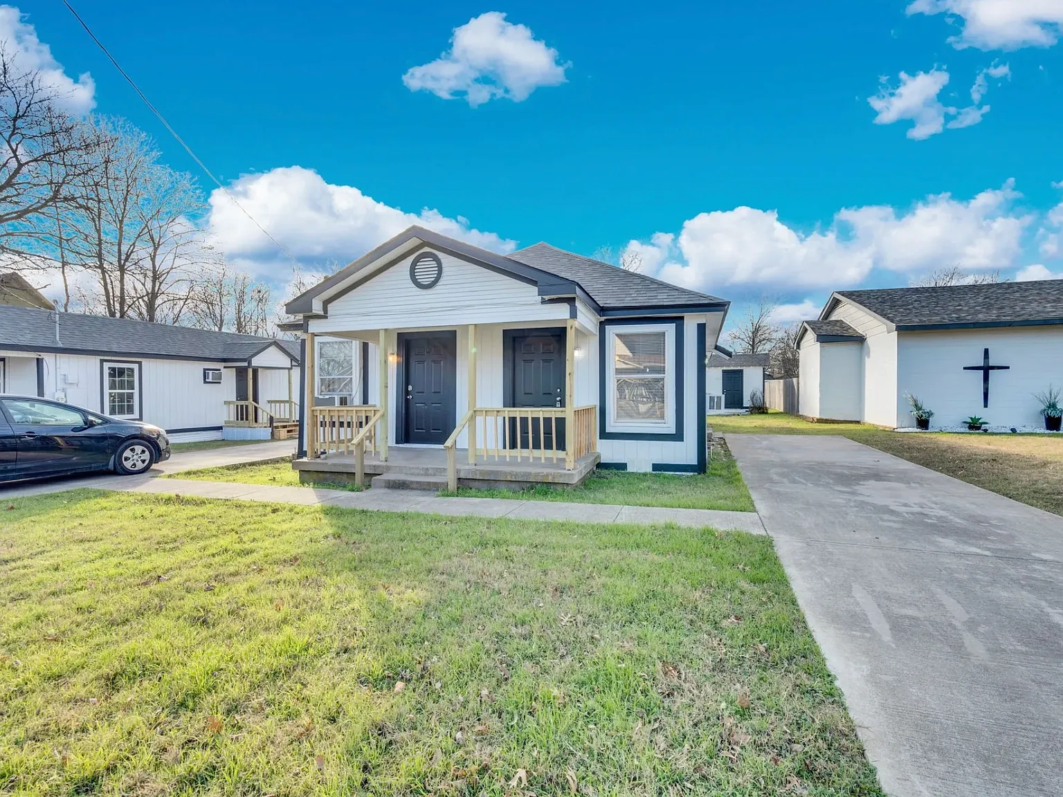 412 E Avenue F - Downtown Midlothian Duplex — Photo 1