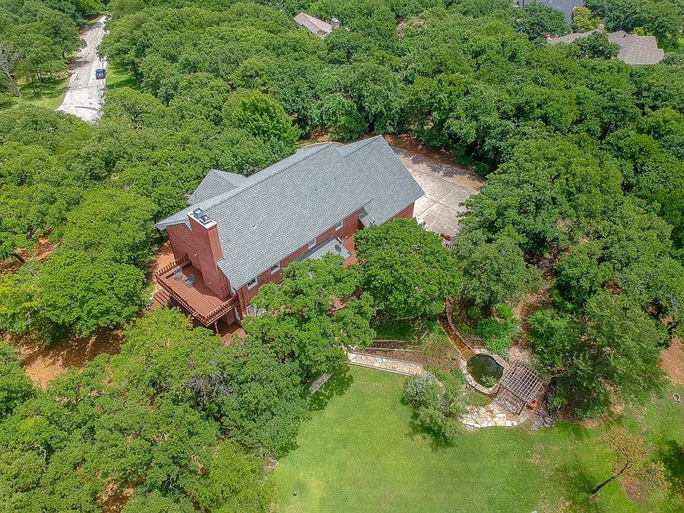 1st image of 135 Eagles Nest Cir