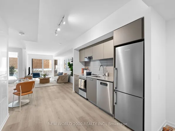 101 Roehampton Ave, Toronto, ON