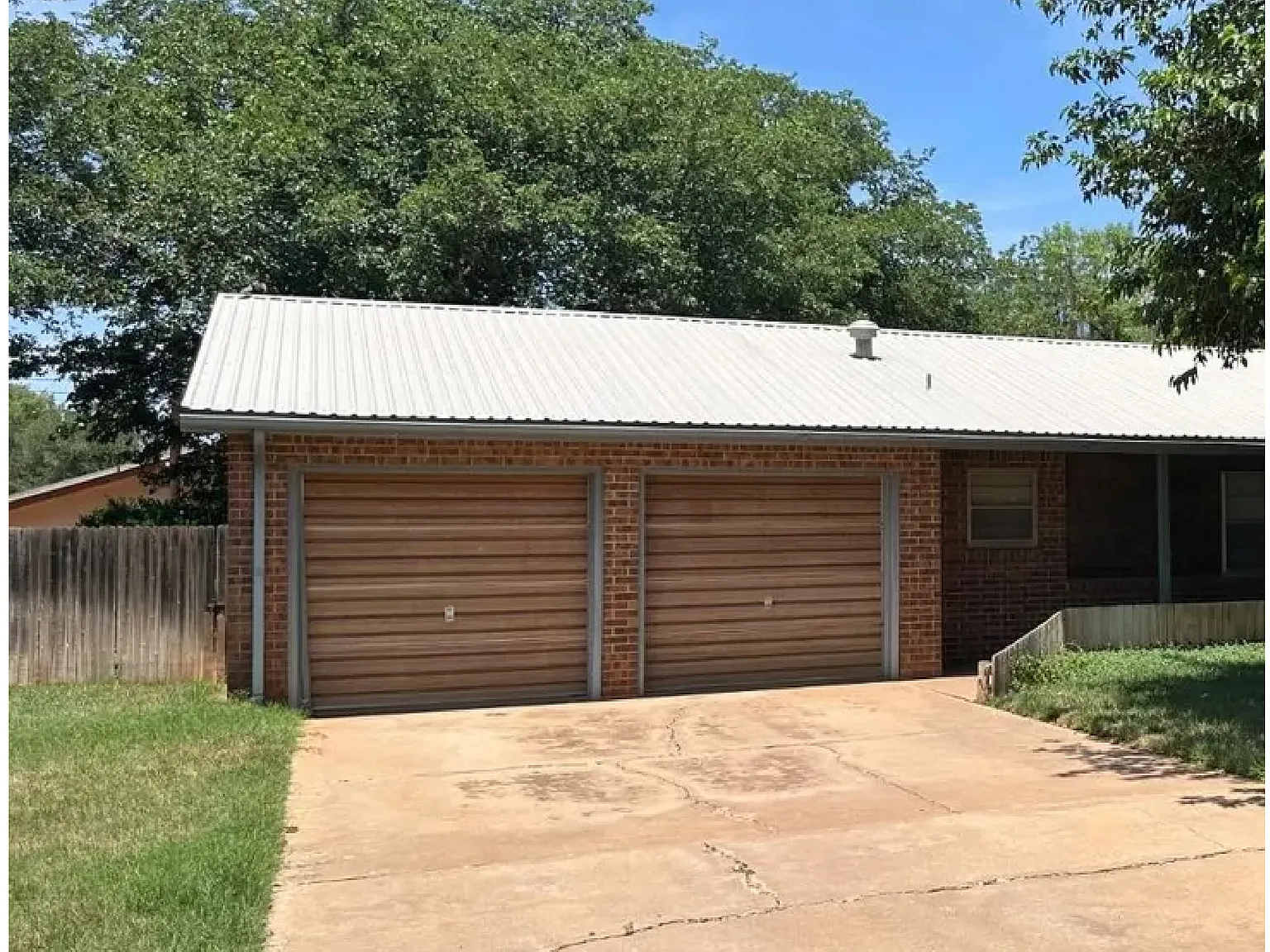 3 bed, 1935 sqft, $1,500 — Photo 2
