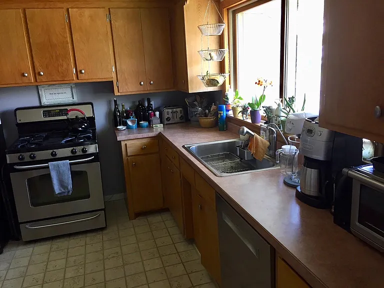 6104 Elliot Ave — Photo 4