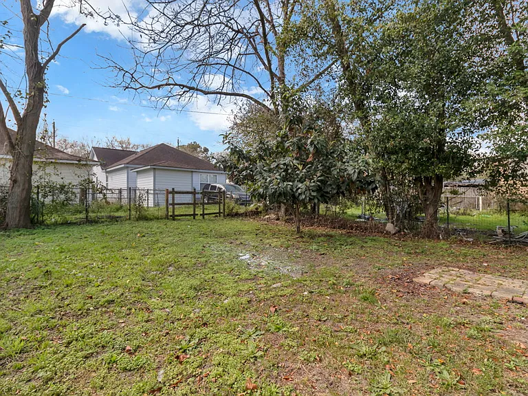 2025 Eppinger St — Photo 14