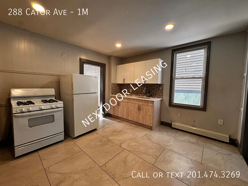 288 Cator Ave #1M
