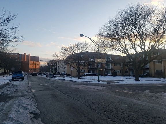4th image of 8500 W Catherine Ave
