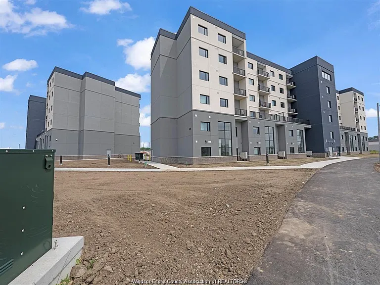 7337 Meo Blvd — Photo 2