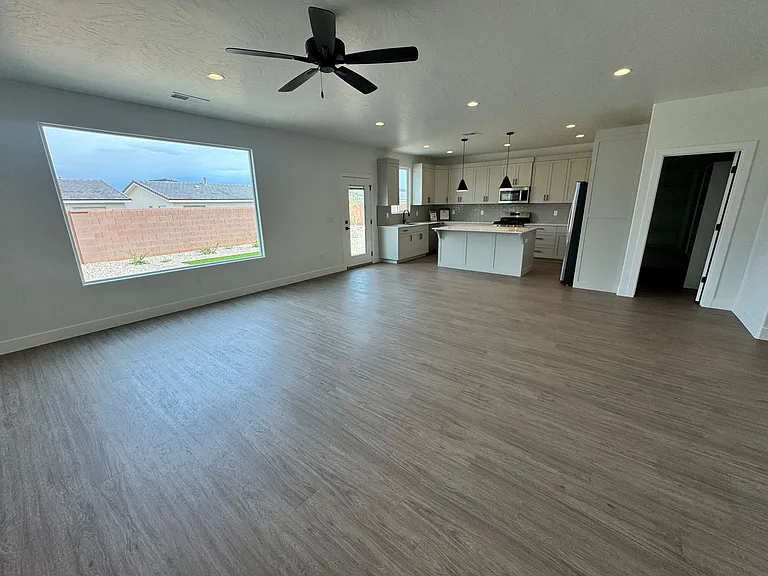 4149 El Capitan Way — Photo 9