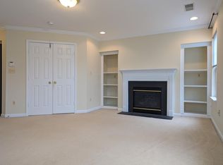 22959 Oakgrove Rd, Sterling, VA 20166