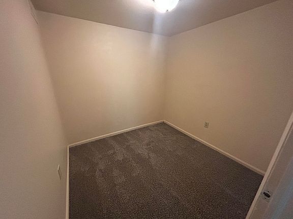 2nd image of 924 Mountain View Rd #14
