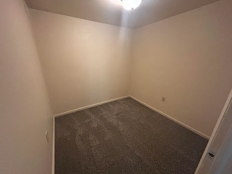 924 Mountain View Rd #14 — Photo 2