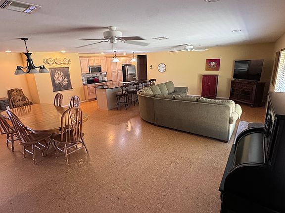 3rd image of 143 Parkview Ln