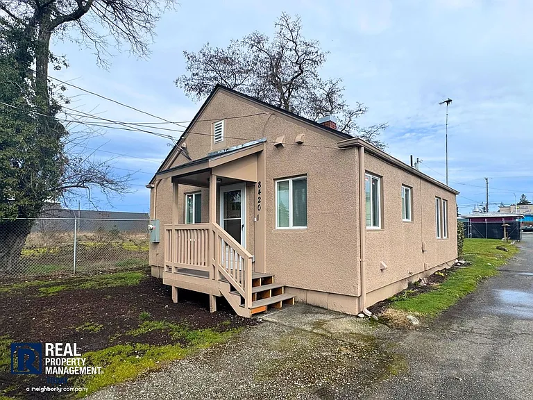 8420 1/2 S Tacoma Way #1 — Photo 16