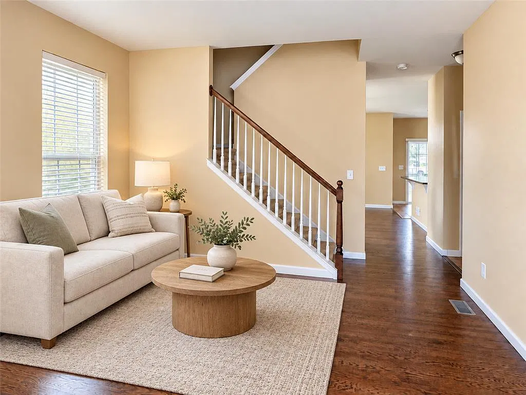 3 bed, 2.5 bath, 2259 sqft, $2,700 — Photo 4