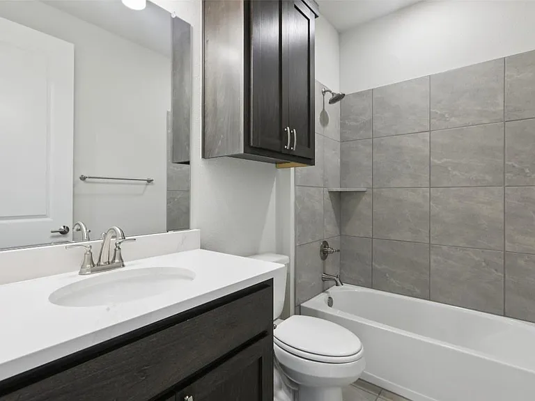 140 Stewart Dr #102 — Photo 6