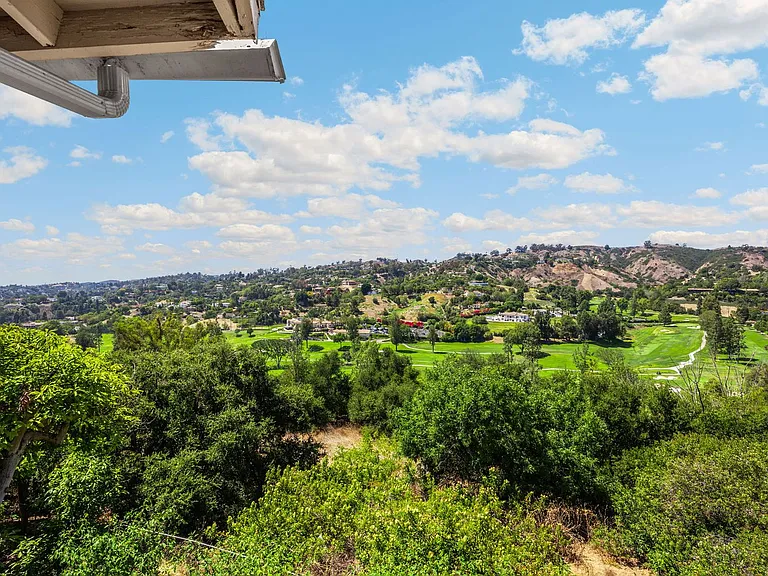 1071 E Avocado Crest Rd — Photo 32