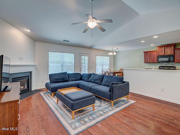 4th image of 1316 Deer Hill Drive