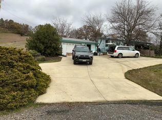 16400 Navajo Trl, Clearlake Oaks, CA 95423