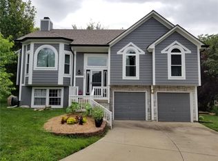 21645 W 122nd Ter, Olathe, KS 66061