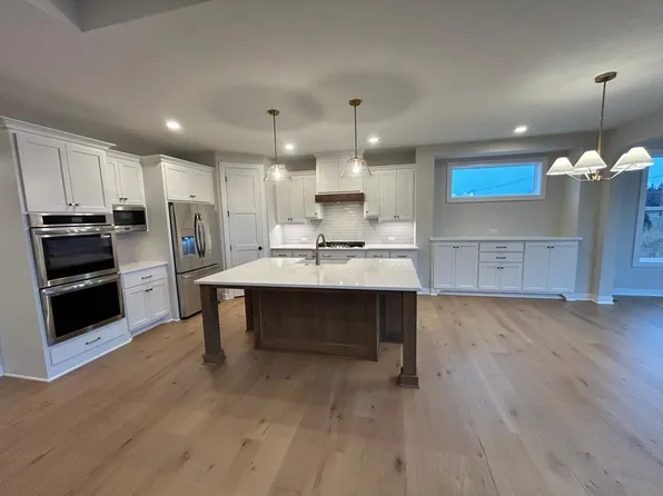4048 Arbor Dr, Woodbury, MN 55129