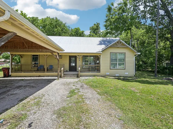 104 S Cedar St, Leonard, TX 75452