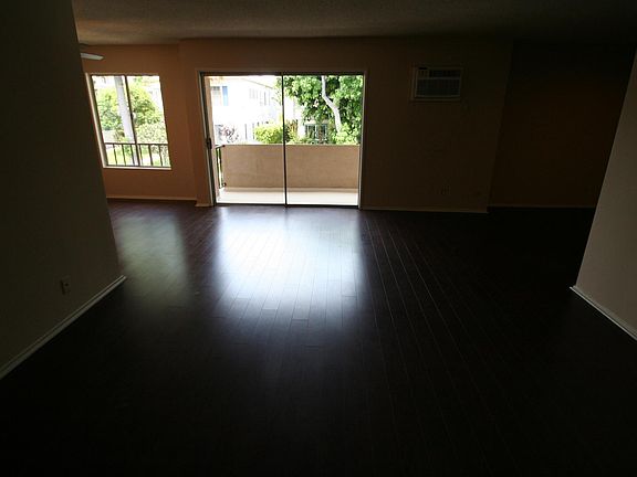 3rd image of 1110 S Oakhurst Dr APT 201