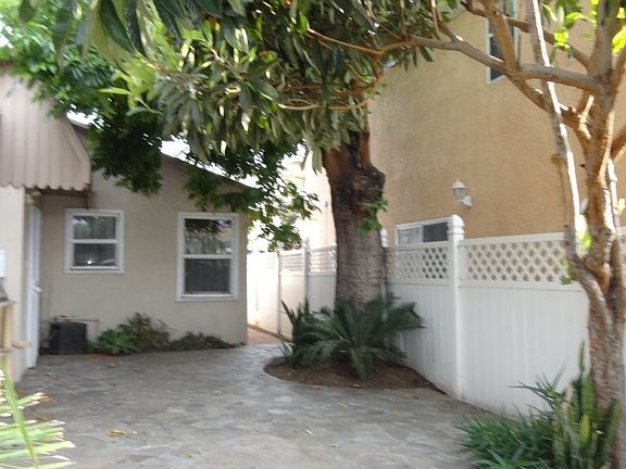 4th image of 18 W Del Amo Blvd