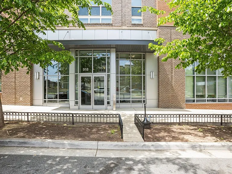 Gilliam Place — Photo 13
