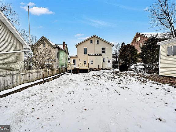 4th image of 207 N 2nd St