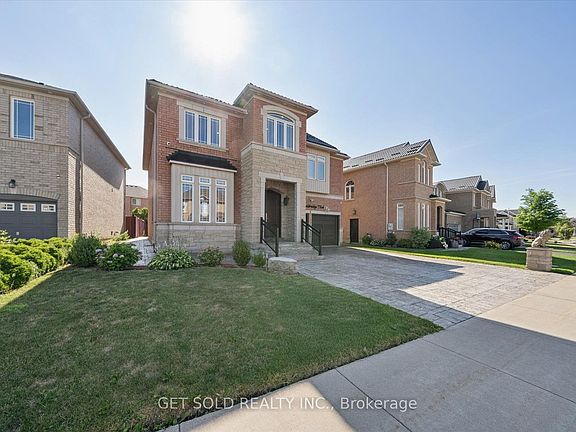 4th image of 135 Earlsbridge Blvd