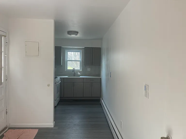 Woolley Ave — Photo 8