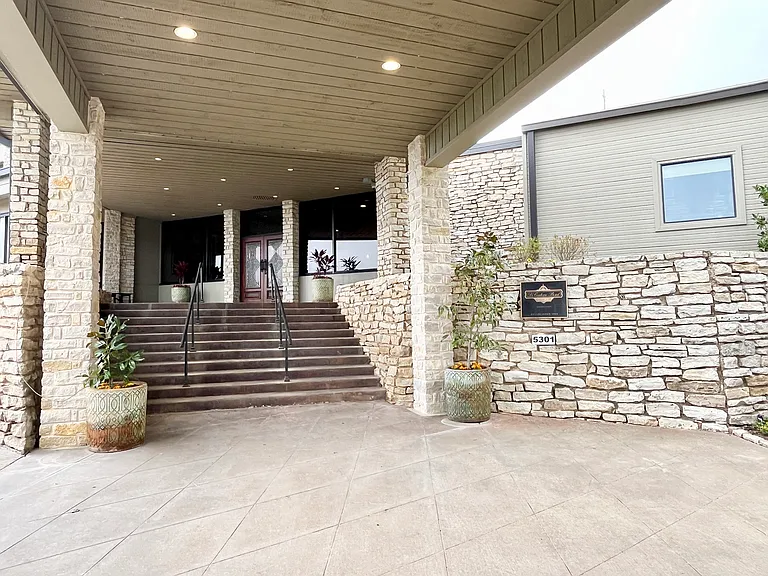 6415 Circo Dr — Photo 21