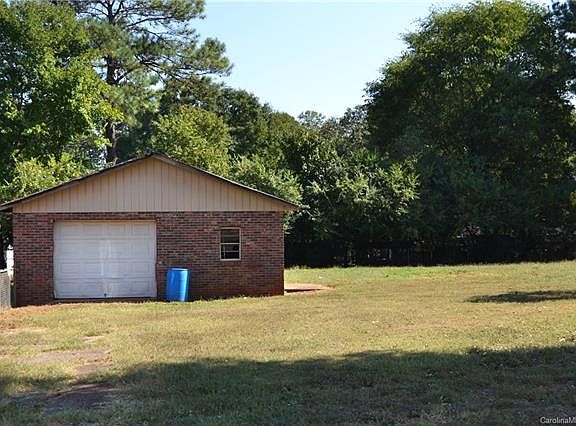 2nd image of 1133 Dorset Ln