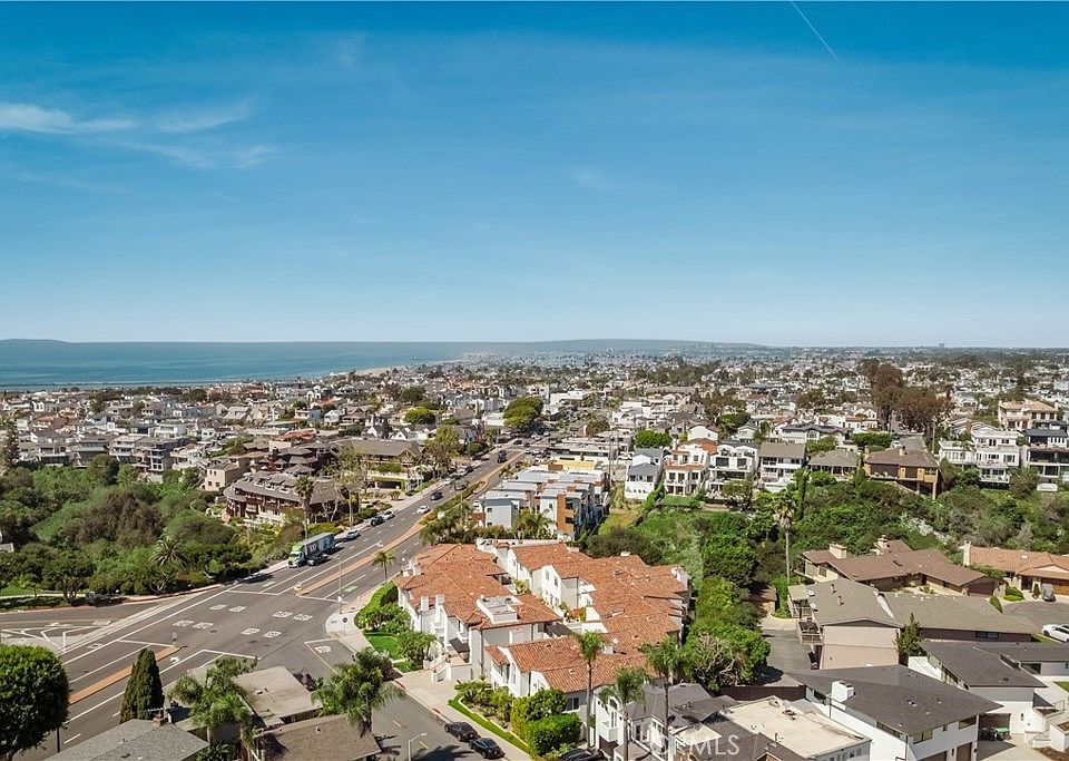 1st image of 401 Seaward Rd APT 2