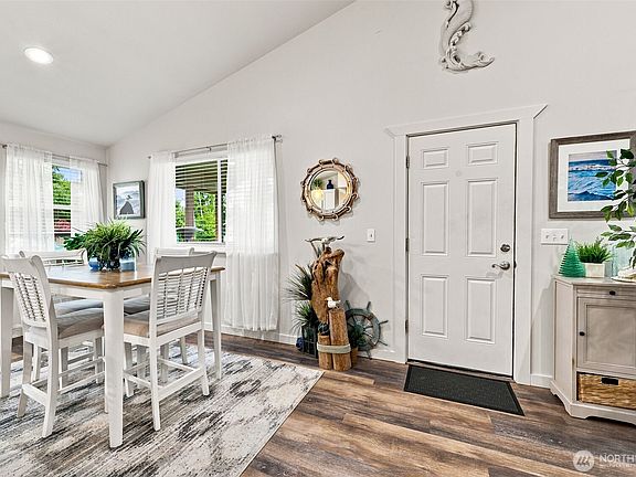4th image of 247 Fisher Avenue NE