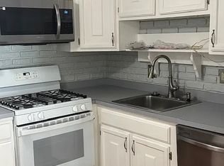 7 Karen Cir APT 2, Billerica, MA 01821