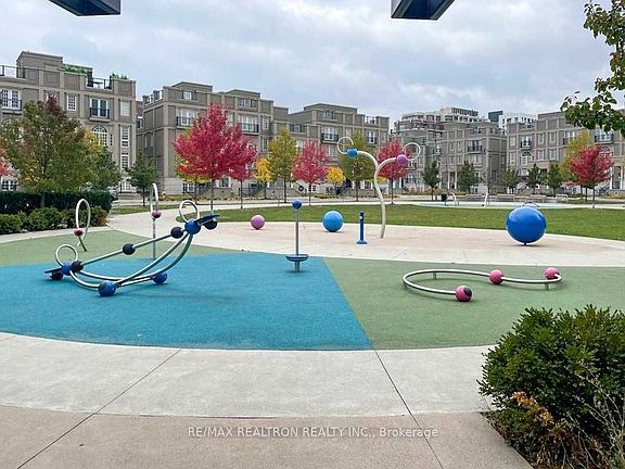 4th image of 111 Upper Duke Cres #701