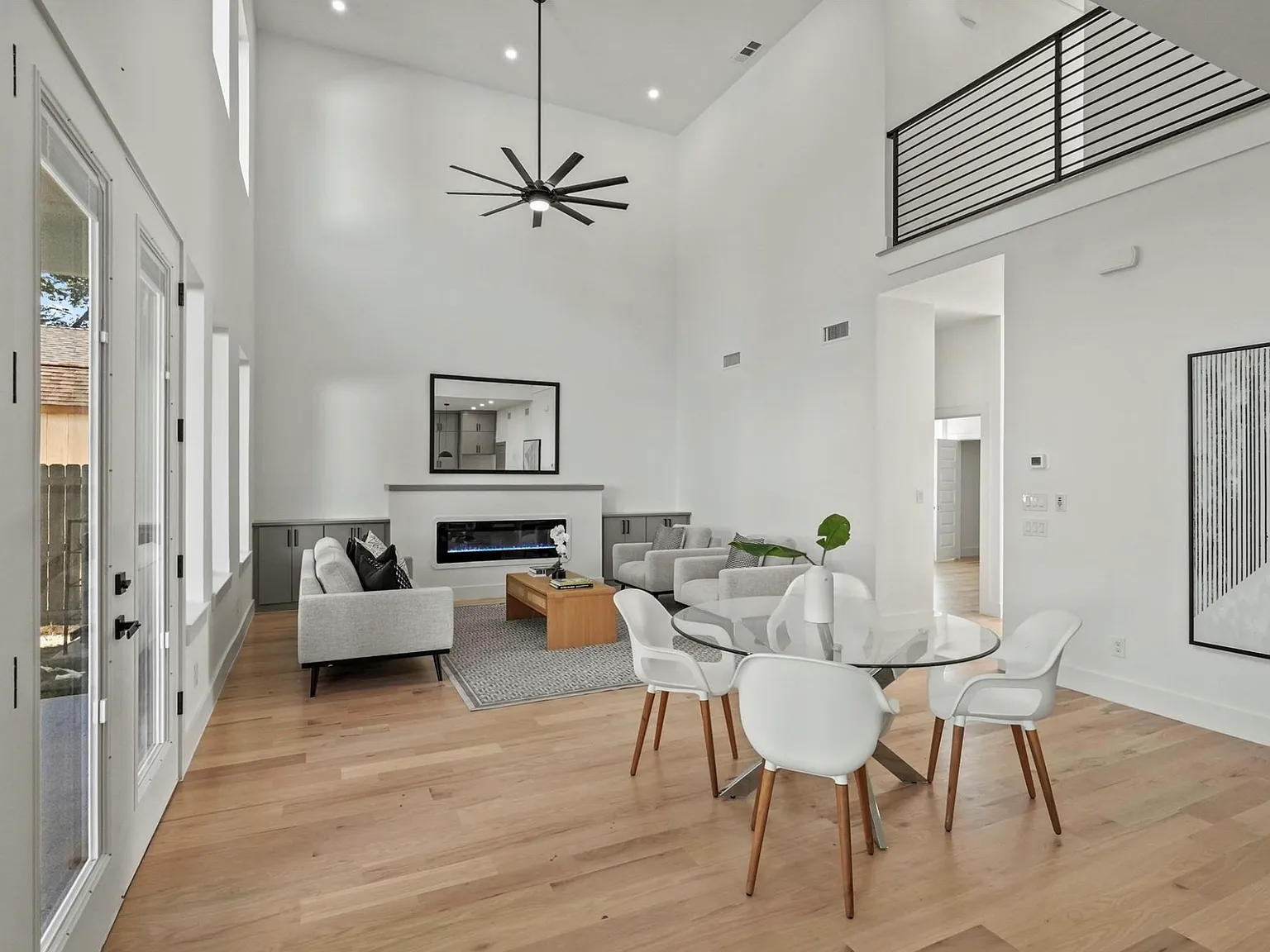 4 bed, 3.5 bath, 2518 sqft, $4,000 — Photo 4