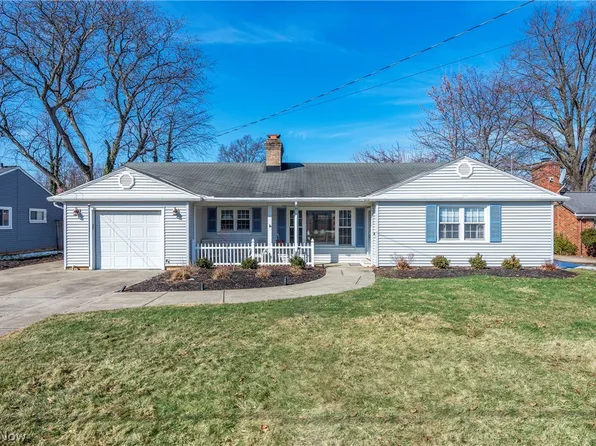 2570 Jameston Dr, Rocky River, OH 44116