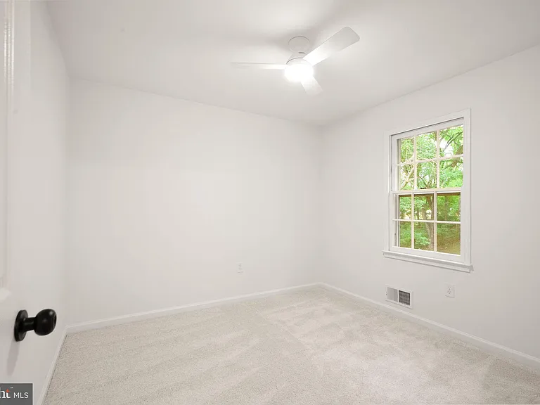 12312 Coleraine Ct — Photo 32