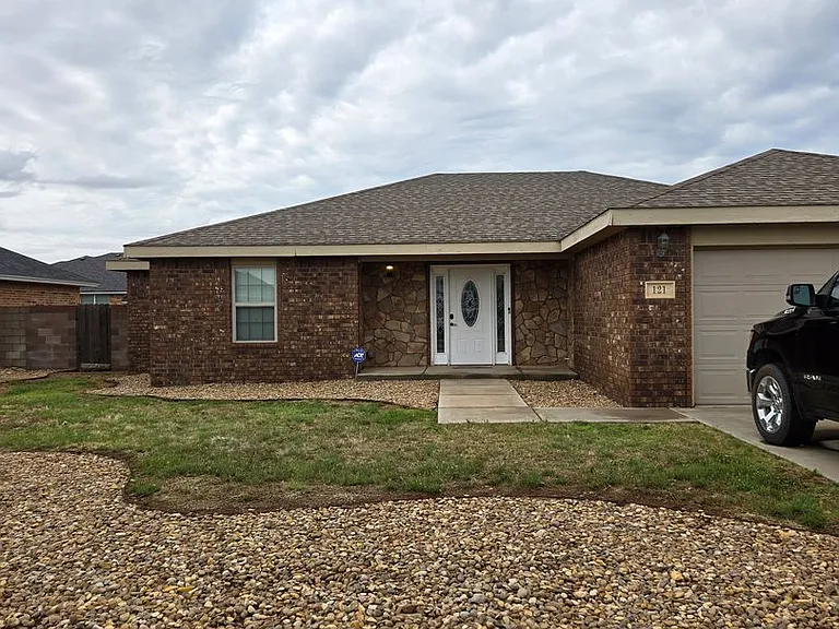 121 Carmel Ln — Photo 1