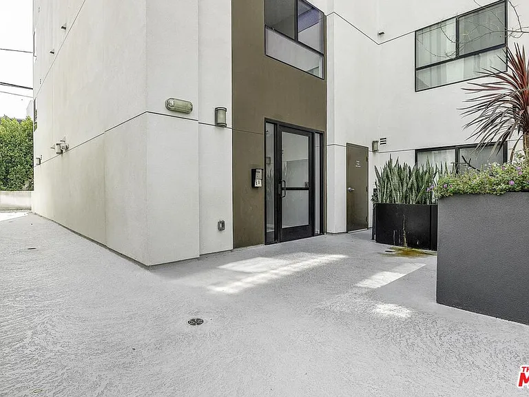 5030 Rosewood Ave #304 — Photo 21