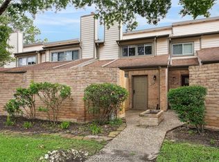 726 Country Ln #F, Houston, TX 77024