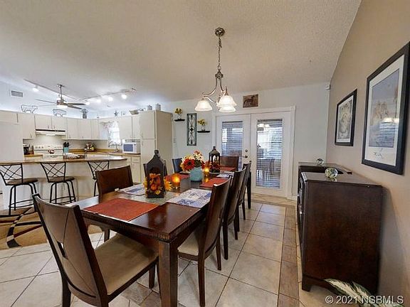 4th image of 3015 Travelers Palm Dr