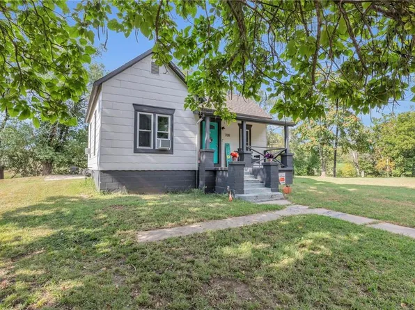 708 Carr Ave, Osawatomie, KS 66064