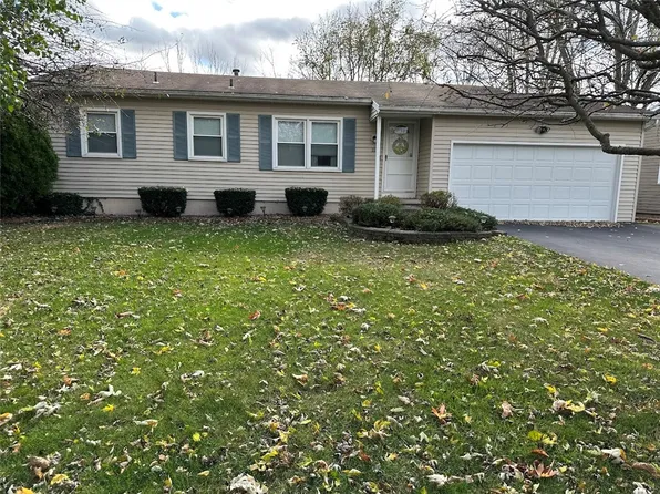 11 Courtright Ln, Rochester, NY 14624