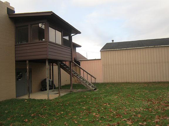 3rd image of 2257 Columbia Ave W