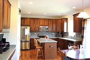 4th image of 2400 Woodside Dr
